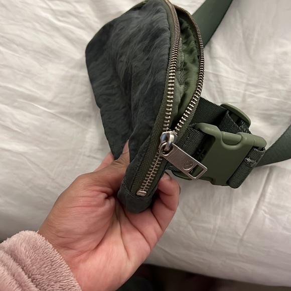 Lululemon belt bag - Picture 3 of 4
